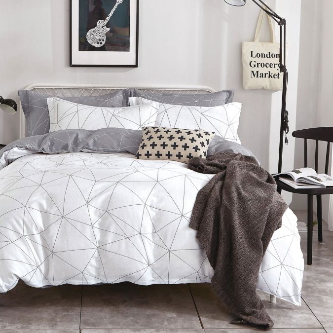 Lenjerie pat dublu 6 piese Percale Bumbac 100%, 6 piese, cu husa saltea 160x200 sau 180x200 cm, pilota 200x230 cm, 2 fete perna 50x70 cm si 70x70 cm, Modern Alb / Gri, Pucioasa