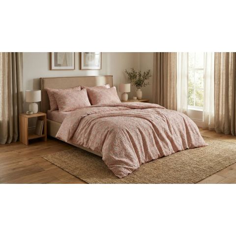 Lenjerie pat dublu Creponata 100% Bumbac, cearsaf pat 200x230 cm, pilota 180x215 cm, 2 fete perna 50x70 cm, Roz Pudra, Pucioasa CREP74