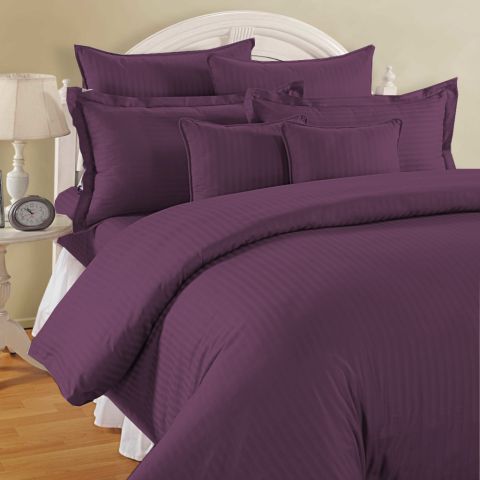 Lenjerie de pat dublu king size 6 piese Damasc Policoton dunga 1 cm, cearsaf pat 230x260 cm, cearsaf pilota 200x230 cm, fete perne 50x70 cm si 70x70 cm Mov