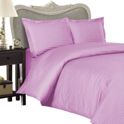 Lenjerie de pat dublu cu 2 cearsafuri pilota 140x220 cm Damasc Policoton dunga 1 cm, cearsaf pat 230x260 cm, 2 fete perne 50x70 cm Lila