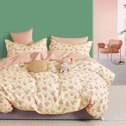 Lenjerie de pat dublu king size Percalle imprimat Bumbac 100% 6 piese cearsaf pat 240x260 cm, pilota 200x230 cm, 2 fete perne 50x70 cm, 2 fete perne 70x70 cm Imprimeu floral Bej / Roz, Pucioasa