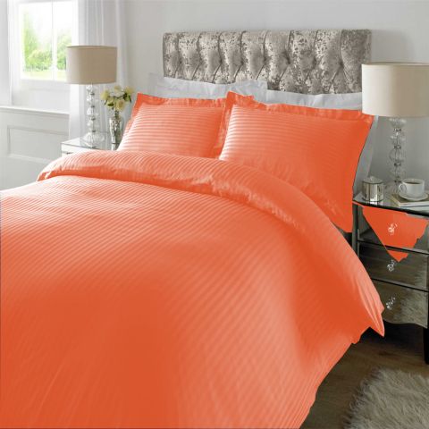 Lenjerie de pat dublu king size Damasc Policoton dunga 1 cm, 4 piese, cearsaf pat 230x260 cm, cearsaf pilota 200x230 cm, 2 fete perna 50x70 cm Rosu Corai