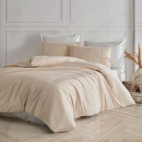 Lenjerie pat dublu Bumbac Ranforce Boutique 4 piese, cearsaf pat 240x260 cm, pilota 200x220 cm, 2 fete perne 50x70 cm, Clasy Bej OLERIN V1