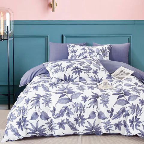 Lenjerie de pat o persoana Percalle imprimat Bumbac 100% 3 piese cearsaf pat 160x240 cm, pilota 150x220 cm, fata perna 50x70 cm, Moderna Alb / Mov, Pucioasa