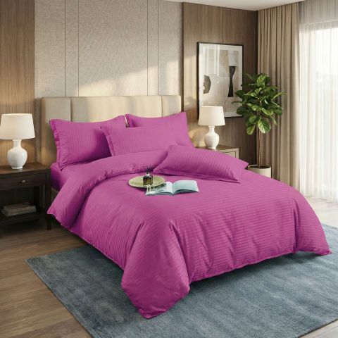 Lenjerie pat dublu 6 piese Damasc Policoton, cu husa saltea 160x200 sau 180x200 cm, pilota 200x230 cm, fete perne 50x70 cm si 70x70 cm, dunga 1 cm Roz (6DPH28) 