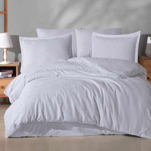 Lenjerie pat dublu Jacquard 100% Bumbac 6 piese, cearsaf pat 240x260 cm, pilota 200x220 cm, 2 fete perne 50x70 si 70x70 cm, Clasy, Alb ARTE