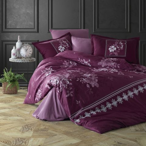 Lenjerie pat premium Lux Satin 100% Bumbac, 4 piese king size, cearsaf 240x260 cm, pilota 200x220 cm, 2 fete perne 50x70 cm, Visiniu Elegant, Catalina V1