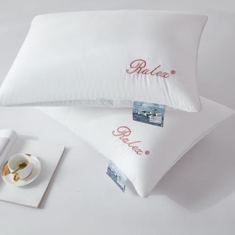 Pernă umplută cu puf de gâscă + fibră 70 x 70 cm