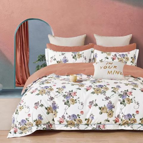 Lenjerie pat dublu extra large Percalle imprimat Bumbac 100%, 6 piese, cearsaf pat 240x260 cm, pilota 200x230 cm, 2 fete perna 50x70 cm si 70x70 cm, Flori Alb / Portocaliu, Pucioasa