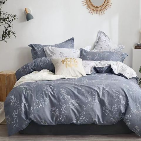 Lenjerie pat dublu extra large Percalle imprimat Bumbac 100%, 6 piese, cearsaf pat 240x260 cm, pilota 200x230 cm, 2 fete perna 50x70 cm si 70x70 cm, Moderna Alb / Gri, Pucioasa