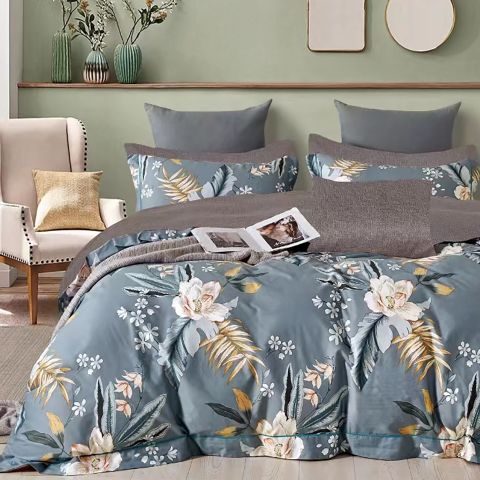 Lenjerie pat dublu Percalle imprimat Bumbac 100%, 4 piese, cearsaf pat 240x260 cm, pilota 200x230 cm, 2 fete perna 50x70 cm, Moderna Bej / Albastru, Pucioasa