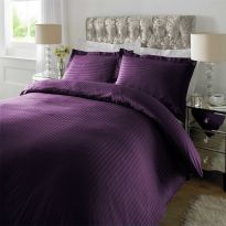 Lenjerie de pat dublu king size Damasc Policoton dunga 1 cm, 4 piese, cearsaf pat 230x260 cm, cearsaf pilota 200x230 cm, 2 fete perna 50x70 cm Mov