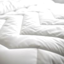 Pilotă matlasată Horeca Profesională, umplutură minet antialergic 140x200 cm