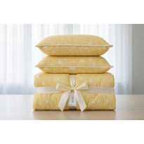 Pachet Pilota matlasata 180x200 cm si 2 perne 50x70 cm, model Luna si Stele, Galben