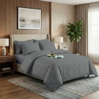 Lenjerie pat dublu 6 piese Damasc Policoton, cu husa saltea 160x200 sau 180x200 cm, pilota 200x230 cm, fete perne 50x70 cm si 70x70 cm, dunga 1 cm Gri (6DPH22) 