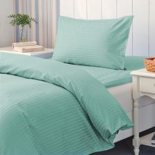 Lenjerie cu elastic la cearsaf pat Damasc Policoton dunga 1 cm, pentru saltea 90 sau 100x200 cm, cearsaf pilota 140x220 cm, fata perna 50x70 cm Verde Jad