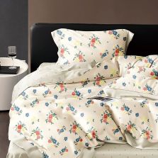 Lenjerie de pat dublu Percalle imprimat Bumbac 100% 4 piese cearsaf pat 240x260 cm, pilota 200x230 cm, 2 fete perne 50x70 cm, Floricele colorate Bej, Pucioasa