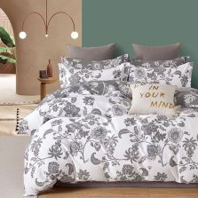 Lenjerie de pat dublu Percalle imprimat Bumbac 100% 4 piese cearsaf pat 240x260 cm, pilota 200x230 cm, 2 fete perne 50x70 cm, Eleganta Alb / Bej, Pucioasa