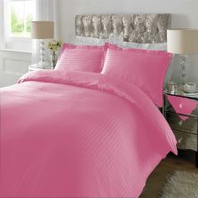 Lenjerie de pat dublu king size Damasc Policoton dunga 1 cm, 4 piese, cearsaf pat 230x260 cm, cearsaf pilota 200x230 cm, 2 fete perna 50x70 cm Roz Bonbon