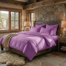 Lenjerie pat dublu 6 piese Damasc Policoton, cearsaf pat 230x250 cm, pilota 200x230 cm, fete perne 50x70 cm si 70x70 cm, dunga 1 cm Lila Mov 