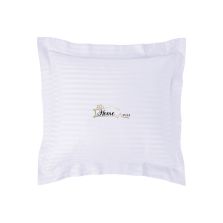 Fata de perna Damasc policoton dunga 1 cm, 40 x 40 cm si tiv cu bordura 3,5 cm, Alb