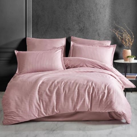 Lenjerie de pat 2 persoane Damasc linear Bumbac 100% tip Hotel cu dunga 1 cm, 4 piese, cearsaf pat 220x240 cm, cearsaf pilota 180x220 cm, 2 fete perne 50x70 cm Roz Pudra
