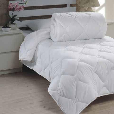 Pilota matlasata tip HoReCa microfibra antiaglomerare, umplutura minet alergenic iarna 140x210 cm, alba