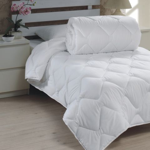 Pilota matlasata tip HoReCa microfibra antiaglomerare, umplutura minet alergenic iarna 200x210 cm, alba